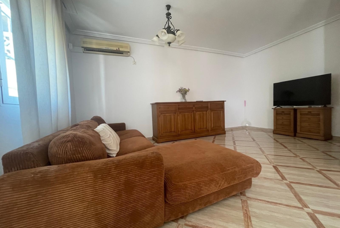 VILLA PARADA CON VISTAS AL MAR Y A 200 METROS DE PLAYA! ZONA TORRE LA MATA. 5 DRM. 3 BAÑOS. PISCINA PRIVADA.