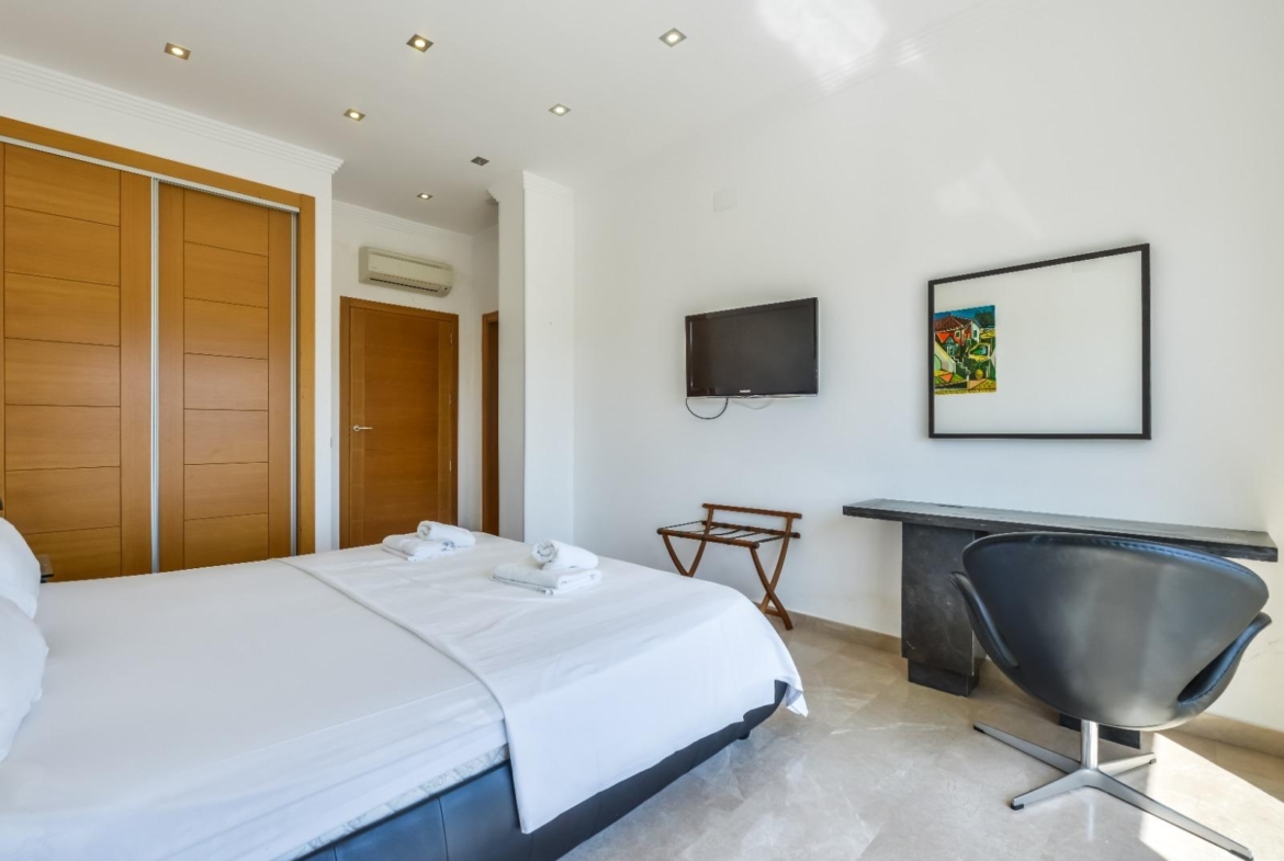 Modern and Luxurious Villa with Sea Views in Benissa 🌊
