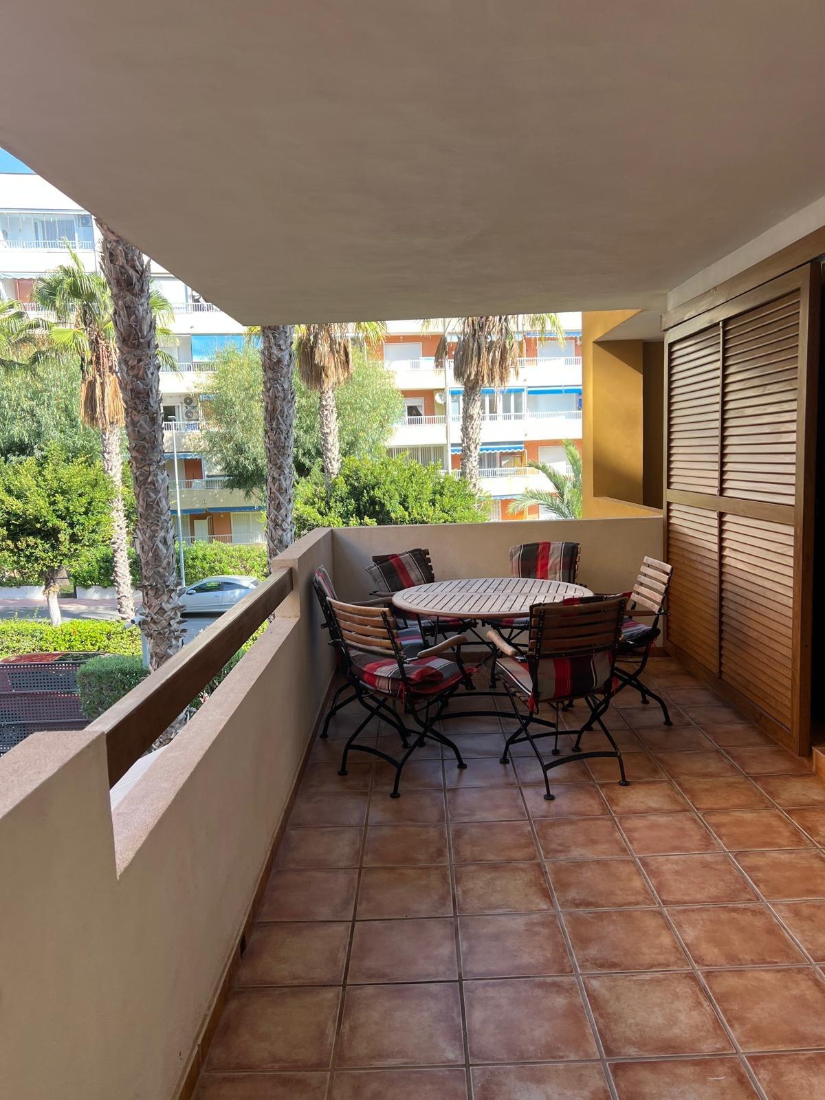 2-36-85 La Entrada ! Enorme apartamento en una de las mejores zonas de Costa Blanca !