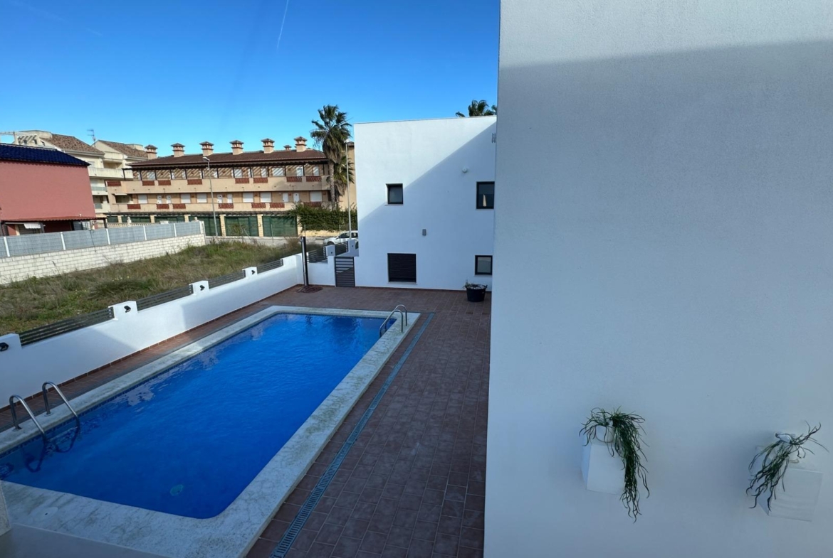 Exclusive townhouses in Oliva Nova: style, comfort, and sea just 500 m away
