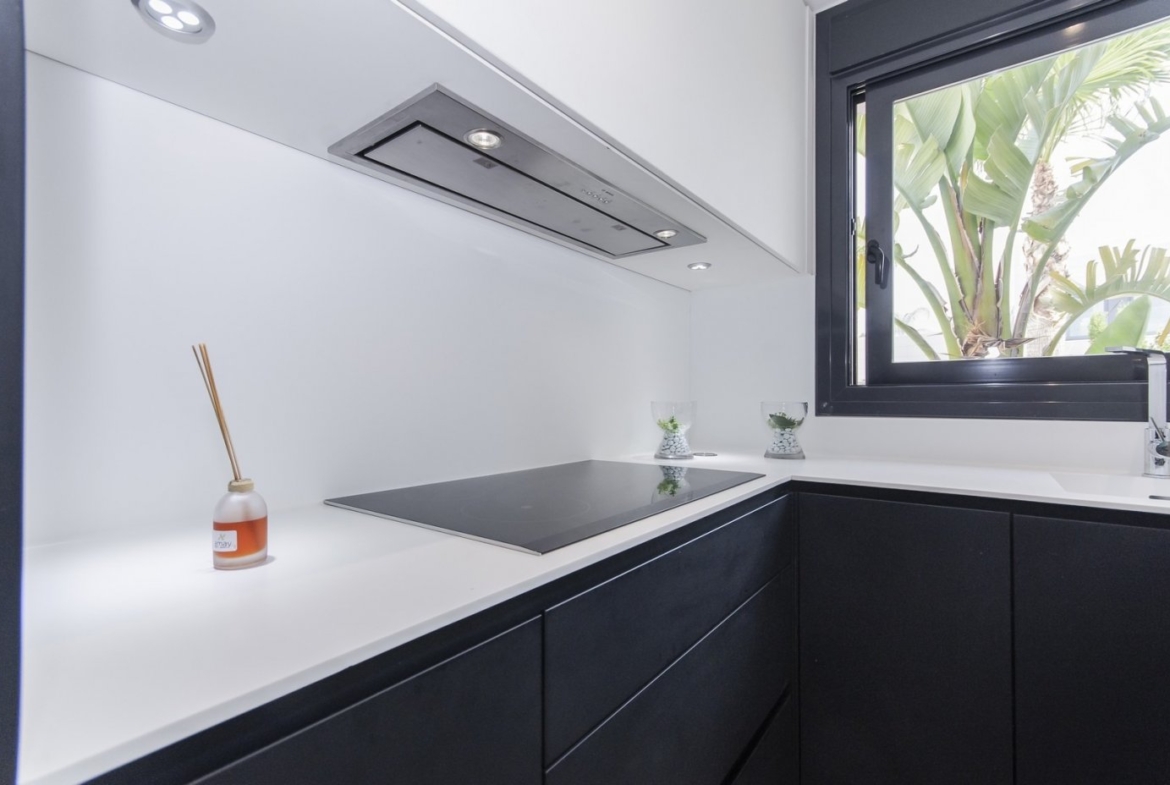 NEW CONSTRUCTION VILLAS 250 m FROM THE BEACH IN CAMPOAMOR