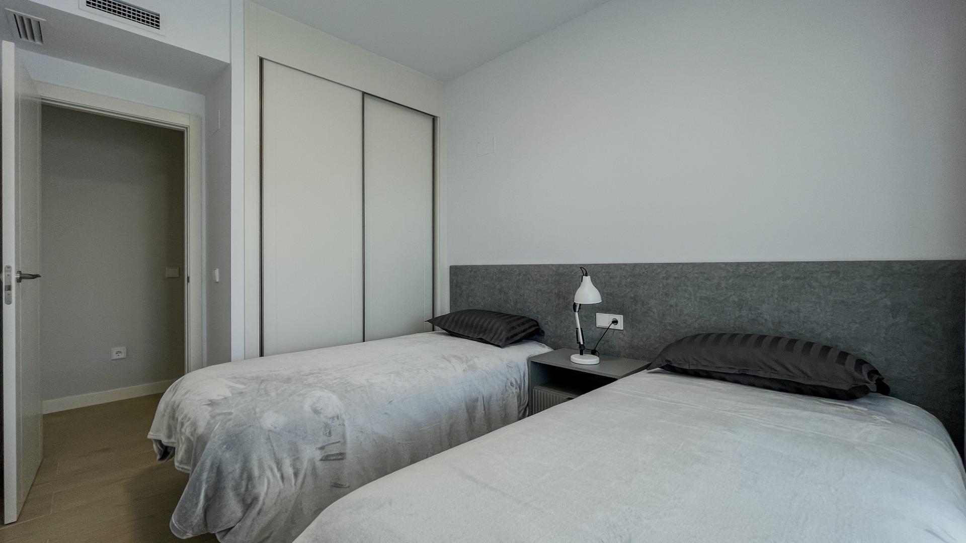2-37-30 Moderne duplex met 5 slaapkamers in het exclusieve Campirroso complex, Finestrat