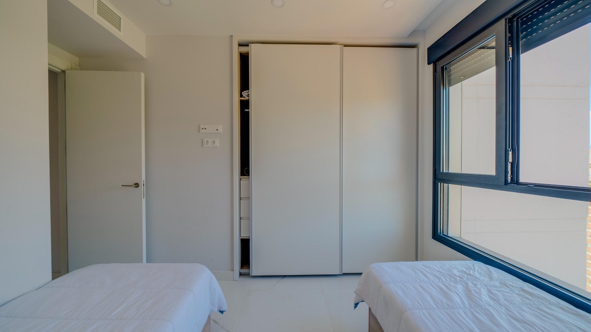 Exclusivo Piso en la Cala de Benidorm con Vistas al Mar