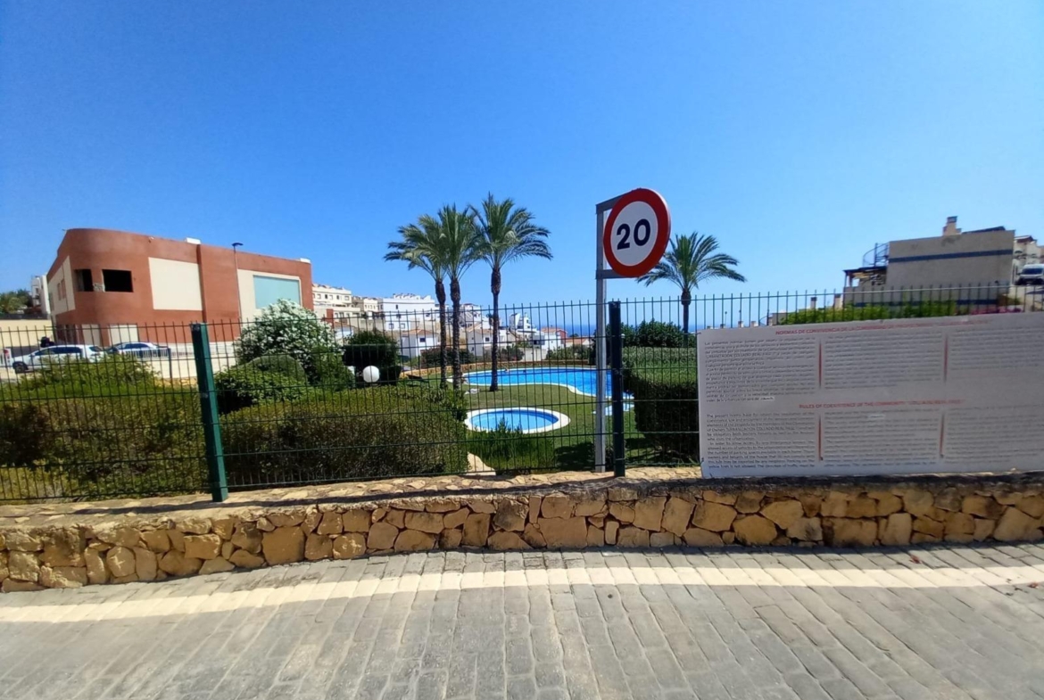 Encantadora Casa Adosada con Impresionantes Vistas al Mar en Balcón de Finestrat