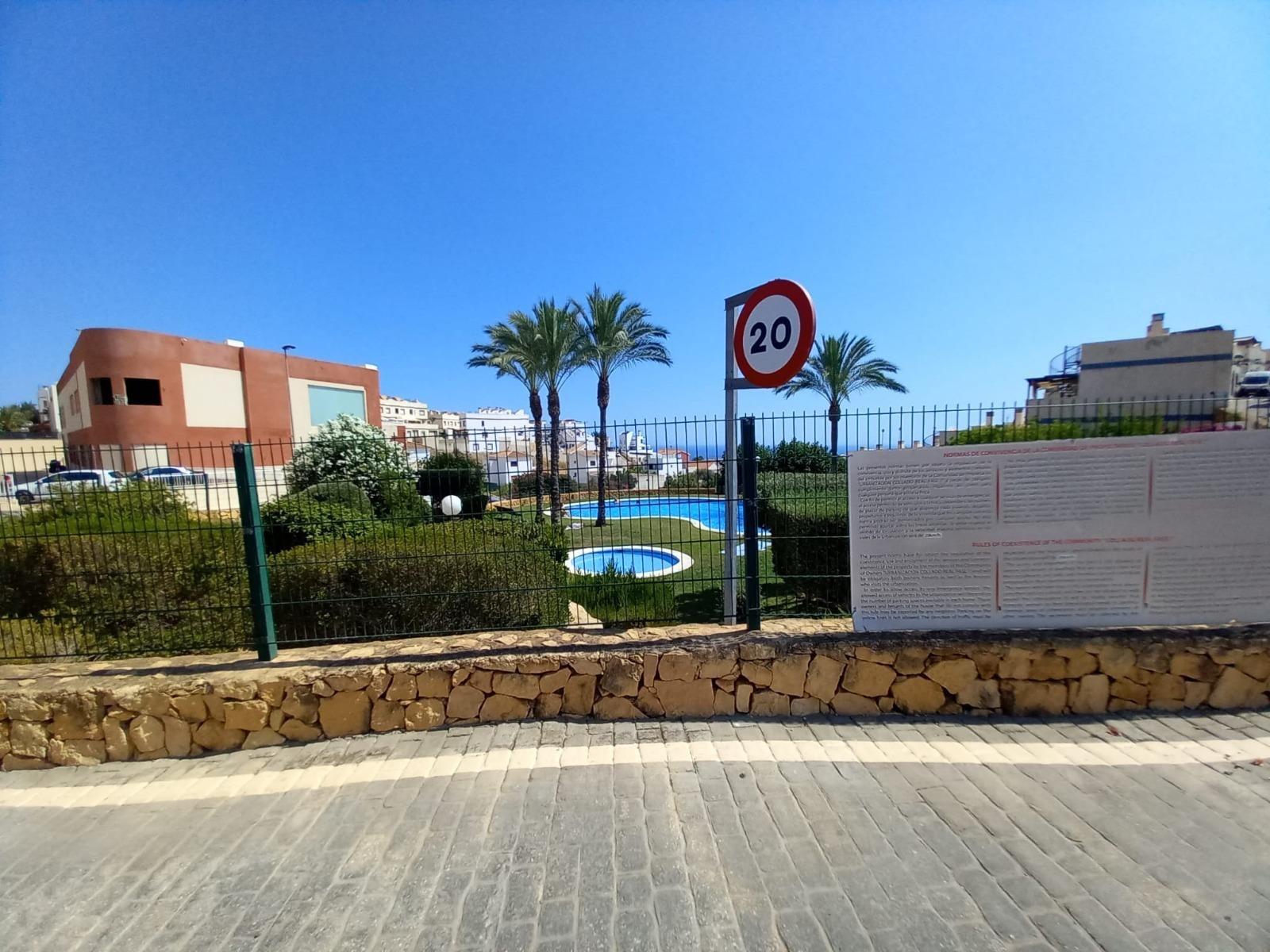 Encantadora Casa Adosada con Impresionantes Vistas al Mar en Balcón de Finestrat