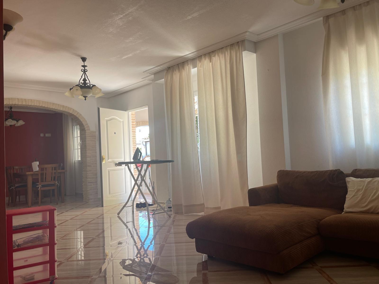 VILLA PARADA CON VISTAS AL MAR Y A 200 METROS DE PLAYA! ZONA TORRE LA MATA. 5 DRM. 3 BAÑOS. PISCINA PRIVADA.
