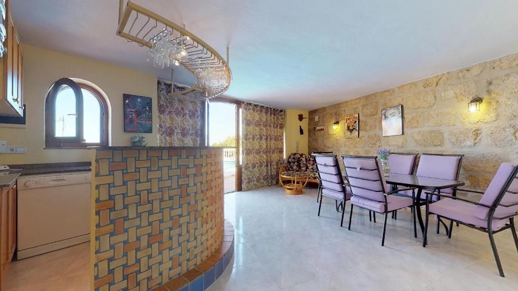 EXCLUSIEVE VILLA TE KOOP IN CALPE MET MARVELLOUS ZEEZICHTEN