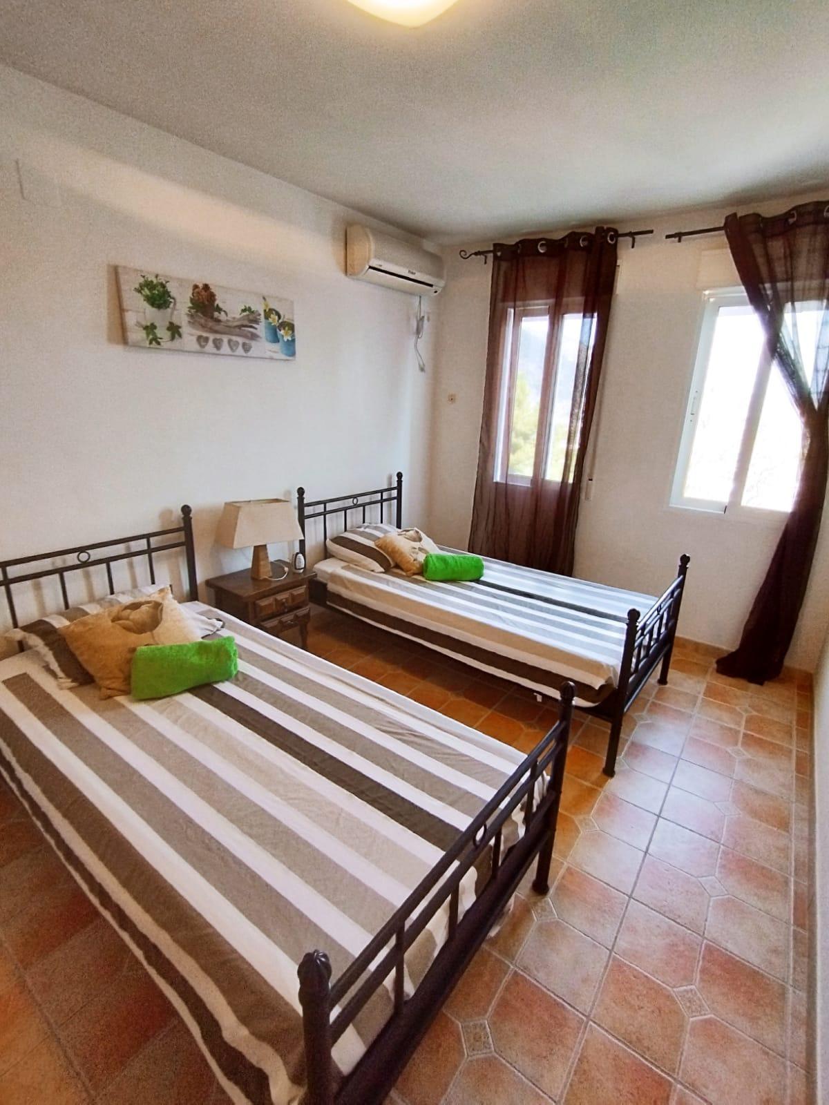 2-37-8 Exclusieve villa in Calpe met panoramisch uitzicht en een grote investeringsmogelijkheid