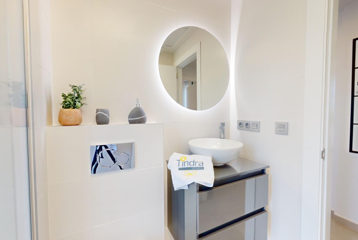Detached modern villas placed in Roda Golf, Murcia
