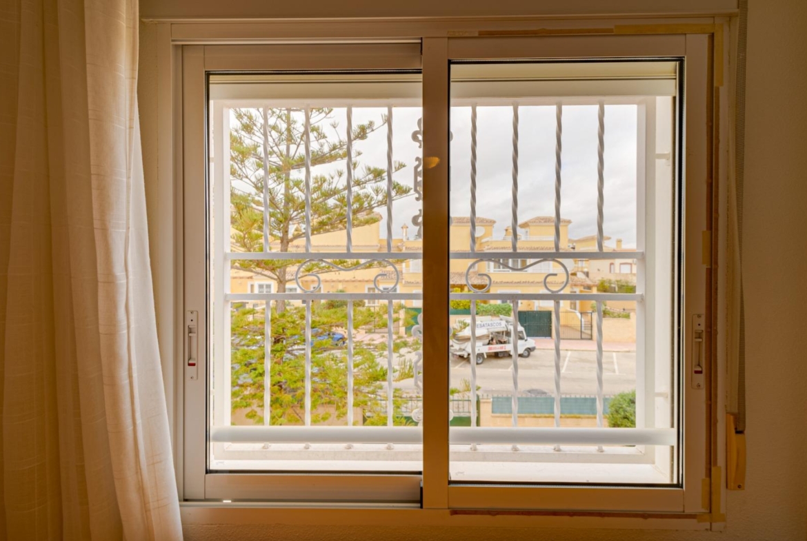 Large corner semi-detached house with sea views,