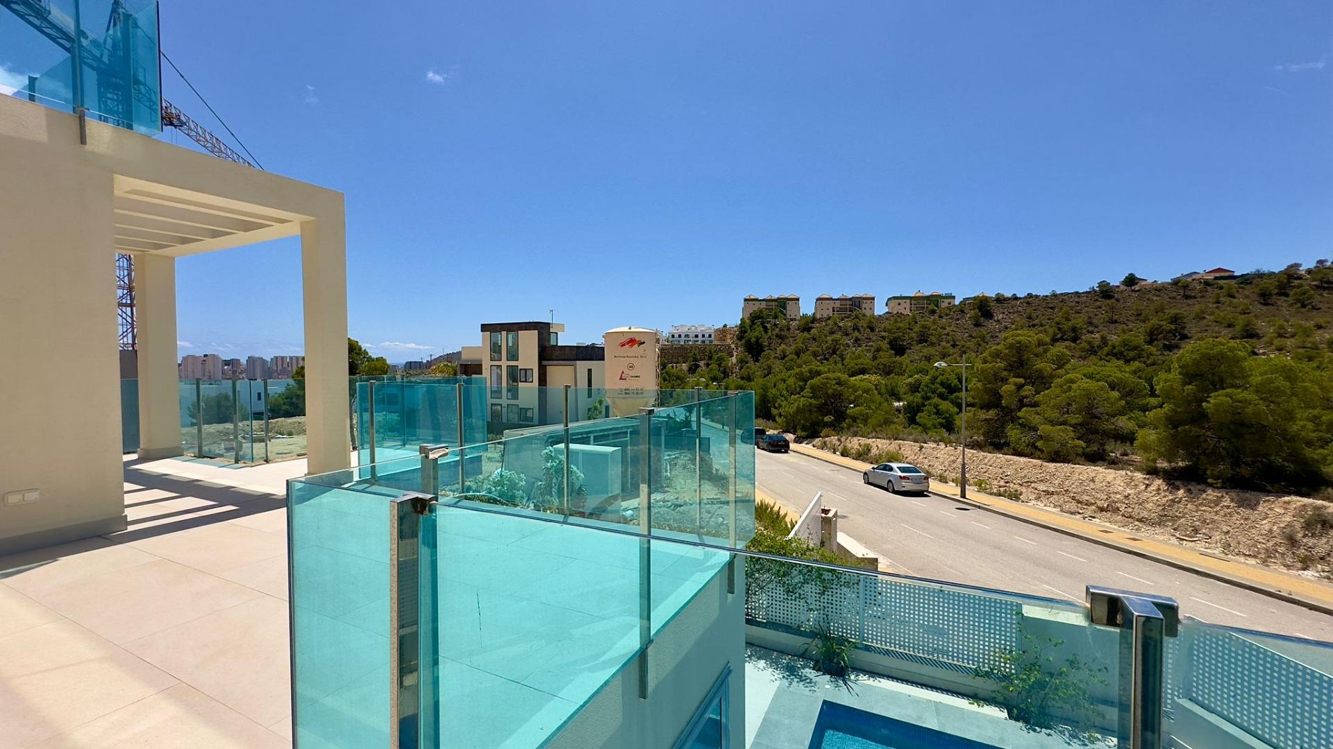 Grote villa op het balkon van Finestrat met uitzicht op de zee