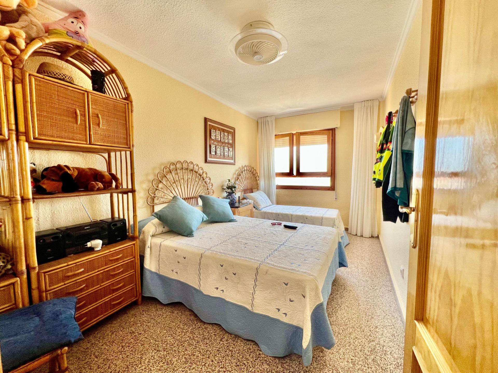 ESPACIOSO APARTAMENTO DE 3 HABITACIONES + PARKING + TRASTERO EN PLANTA 7 CON VISTAS AL MA