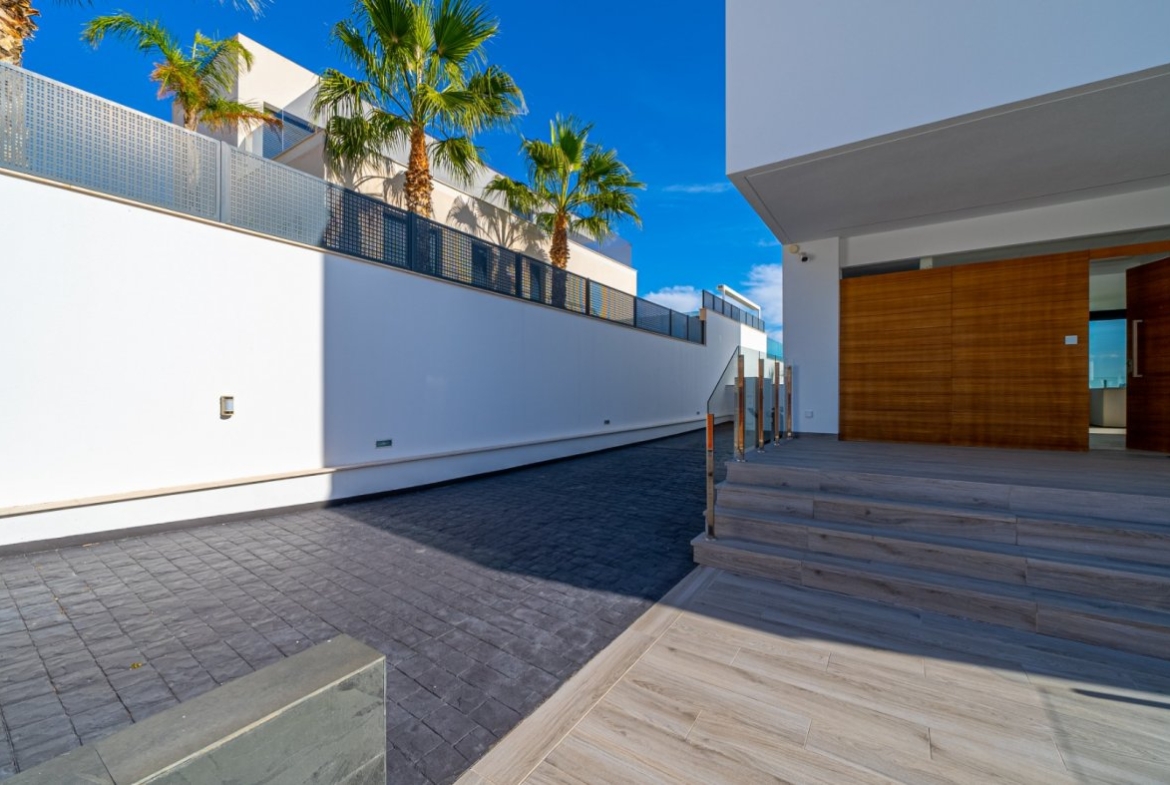 VILLA DE LUJO EN VENTA EN FINESTRAT – BALCON DE FINESTRAT