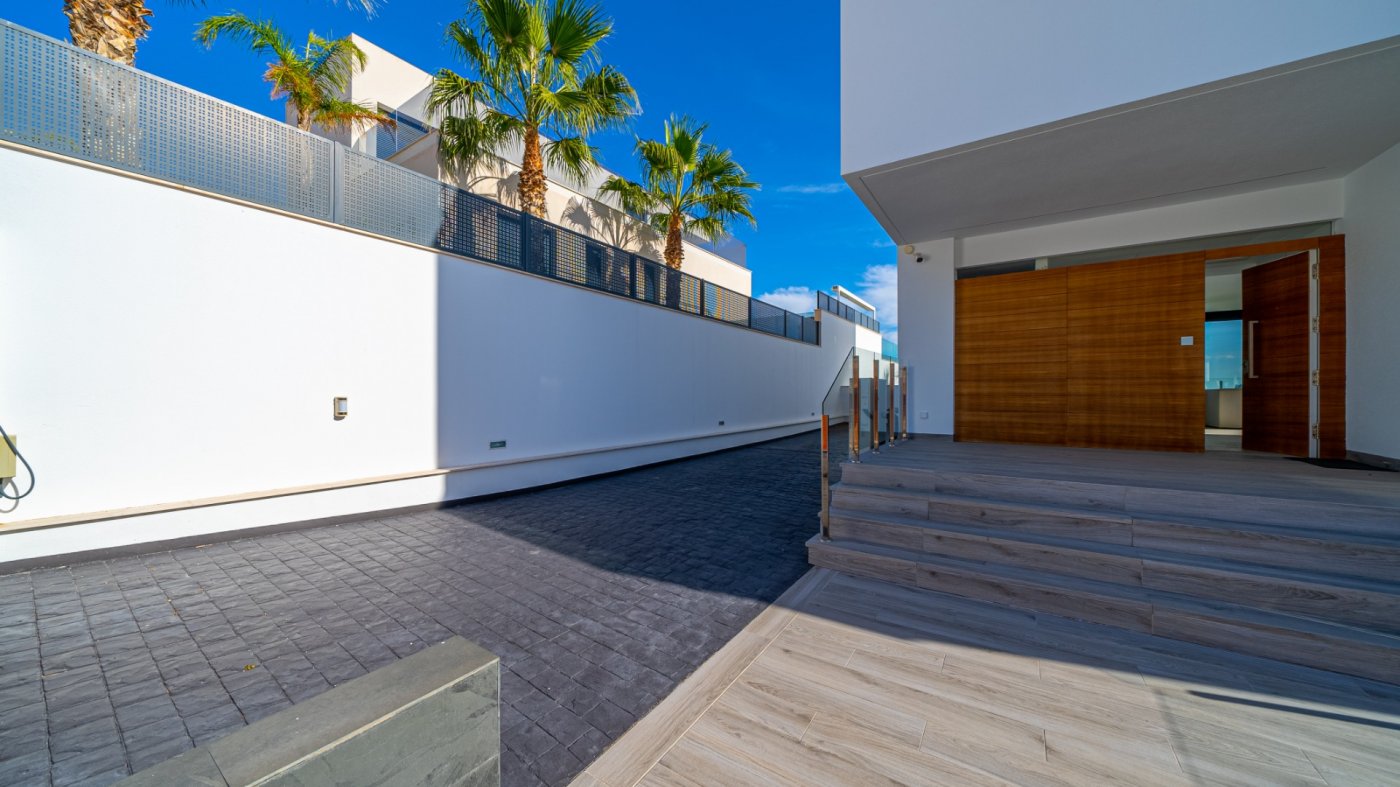 VILLA DE LUJO EN VENTA EN FINESTRAT – BALCON DE FINESTRAT