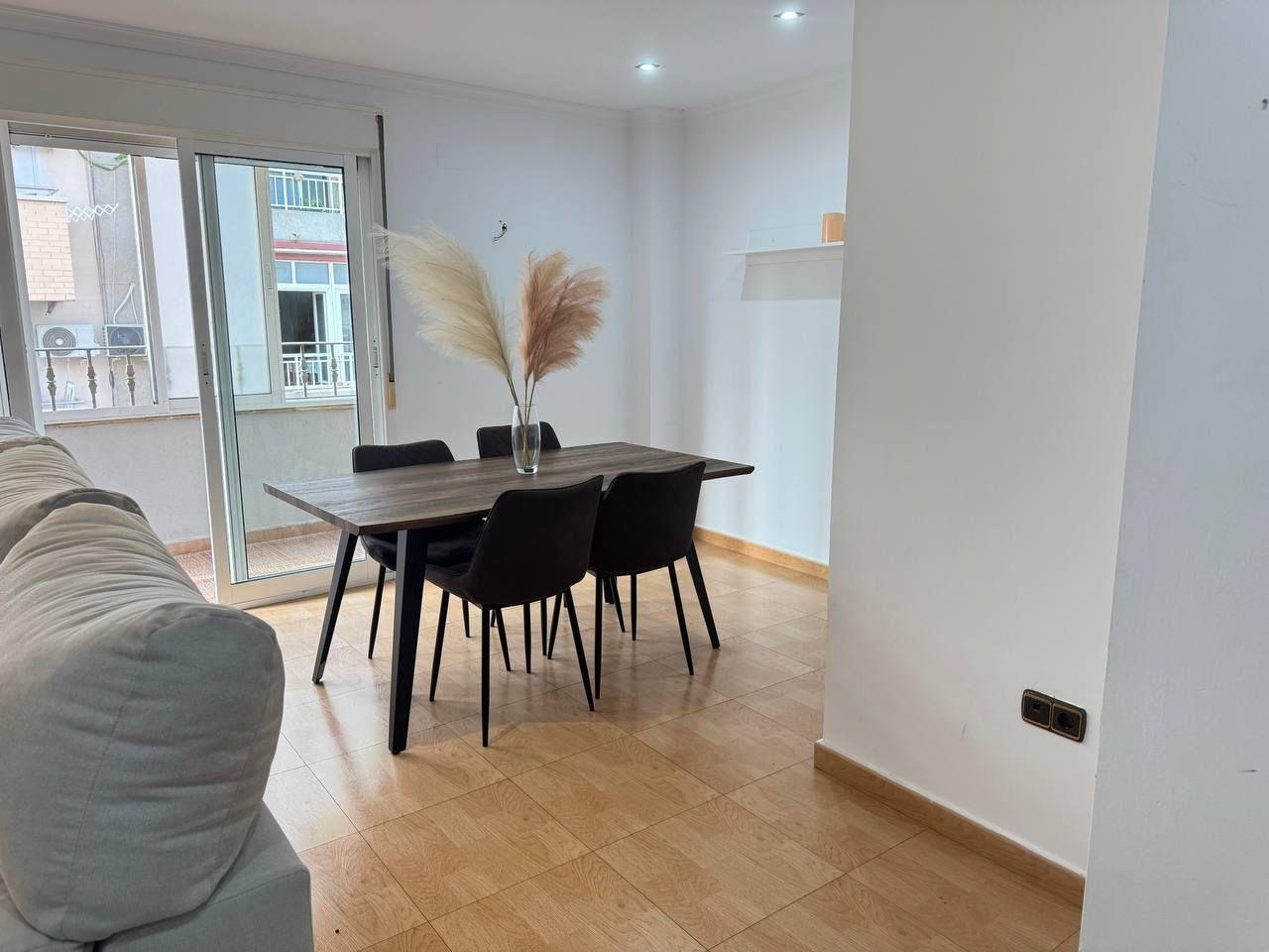 2-38-60 Spacious Semi-New Apartment in Torrevieja, Ideal for Living