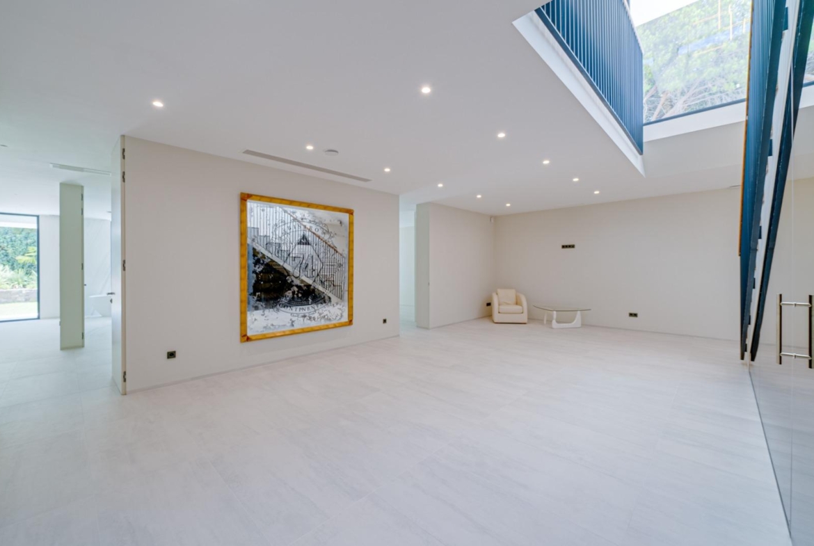 Indrukwekkende luxe villa aan zee