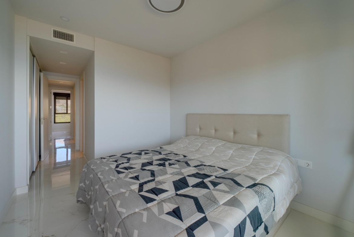 Exclusivo Piso en la Cala de Benidorm con Vistas al Mar