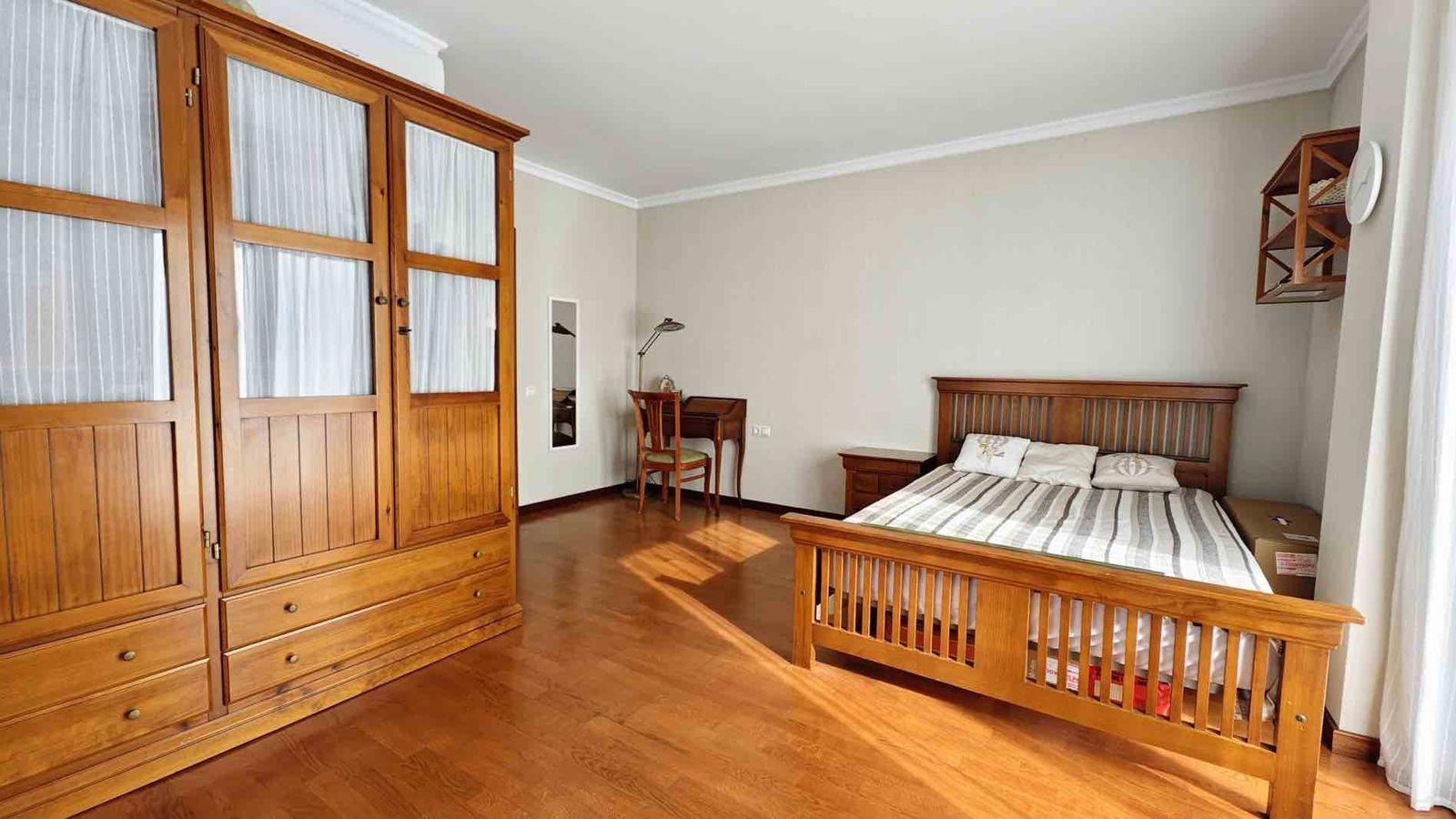 VILLA EN CIUDQUESADA. CON PISCINA PRIVADA. PARCELA 850M2. CASA 364 M2.