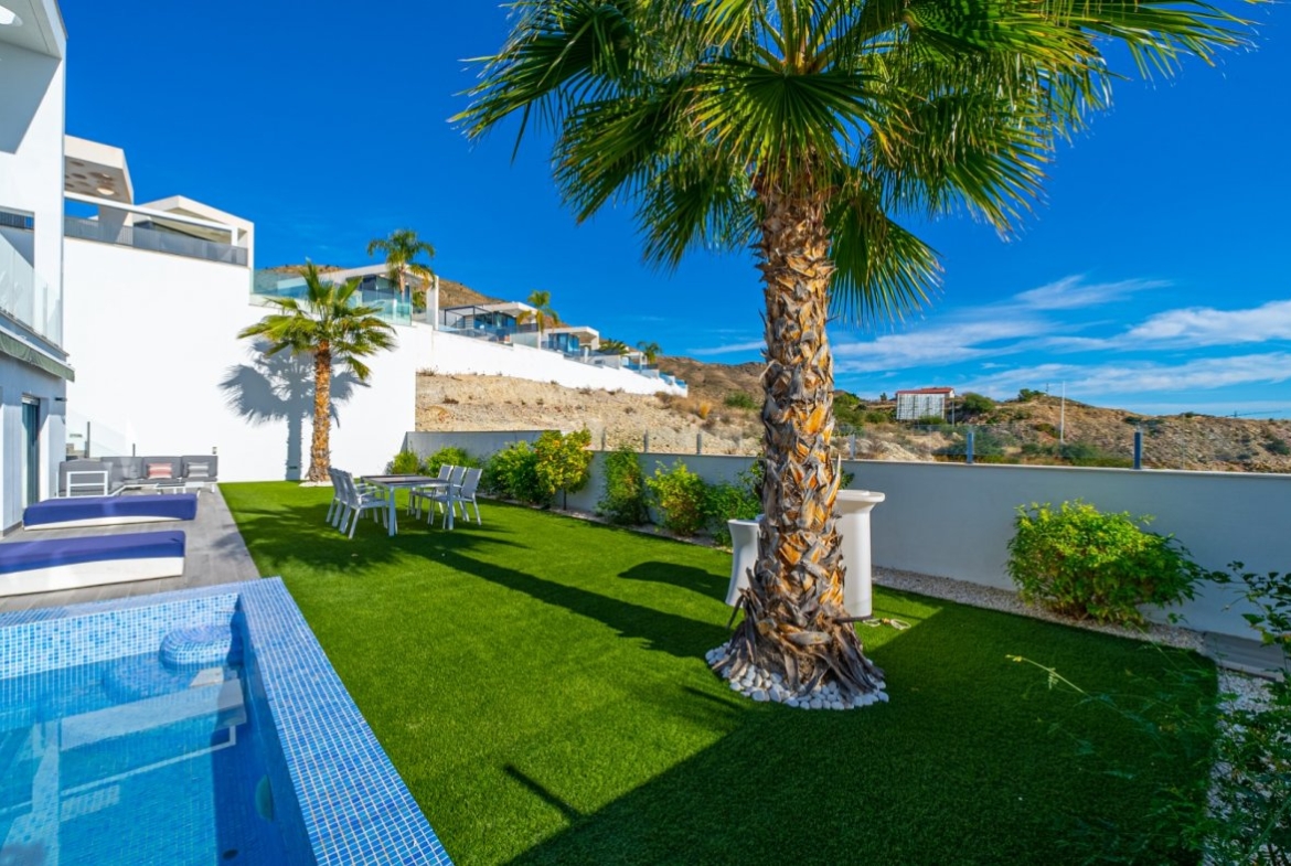 VILLA DE LUJO EN VENTA EN FINESTRAT – BALCON DE FINESTRAT