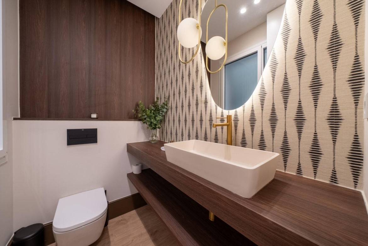 ELEGANT REFURBISHED APARTMENT IN RECOLETOS NEIGHBORHOOD, MADRID
