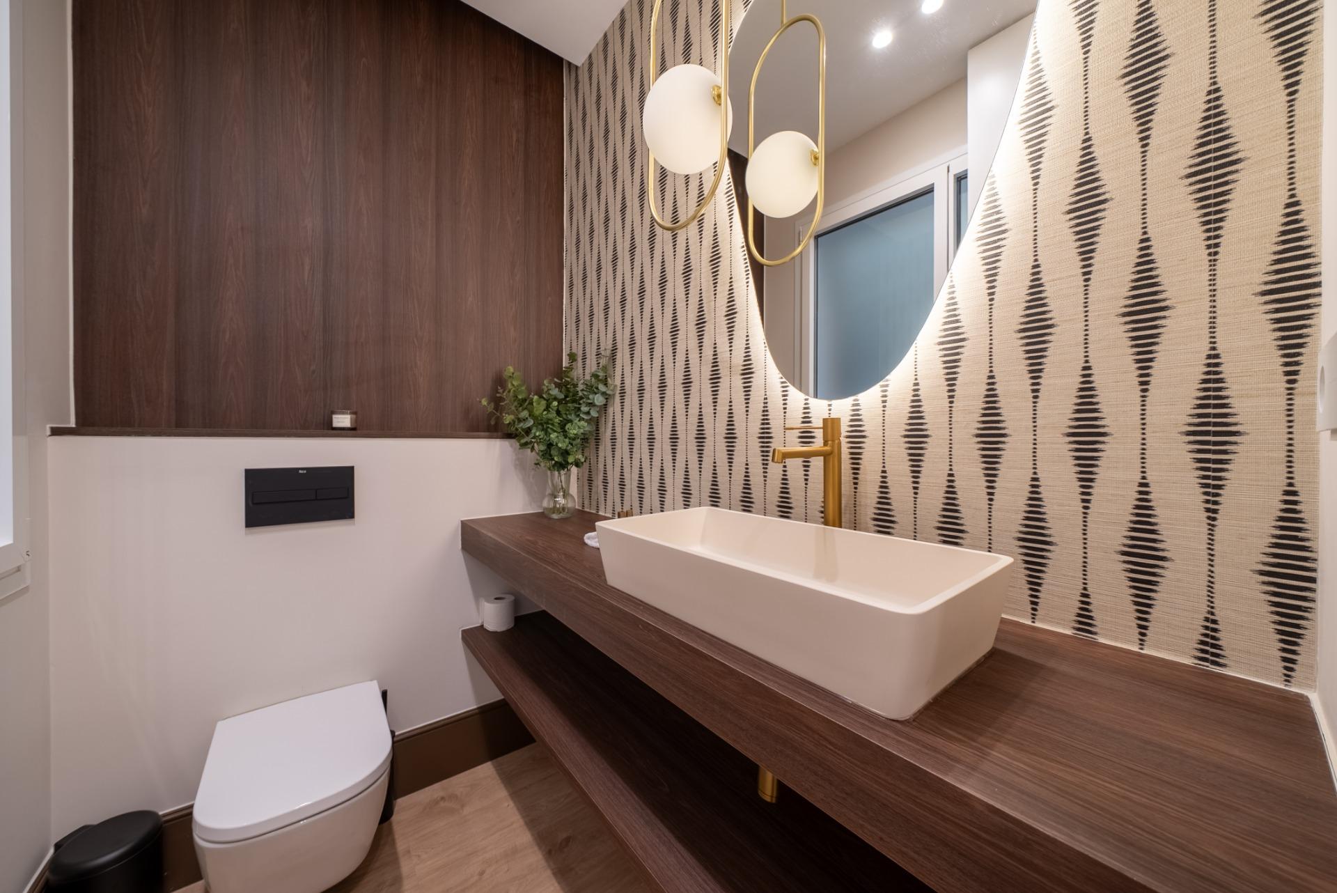 ELEGANT REFURBISHED APARTMENT IN RECOLETOS NEIGHBORHOOD, MADRID