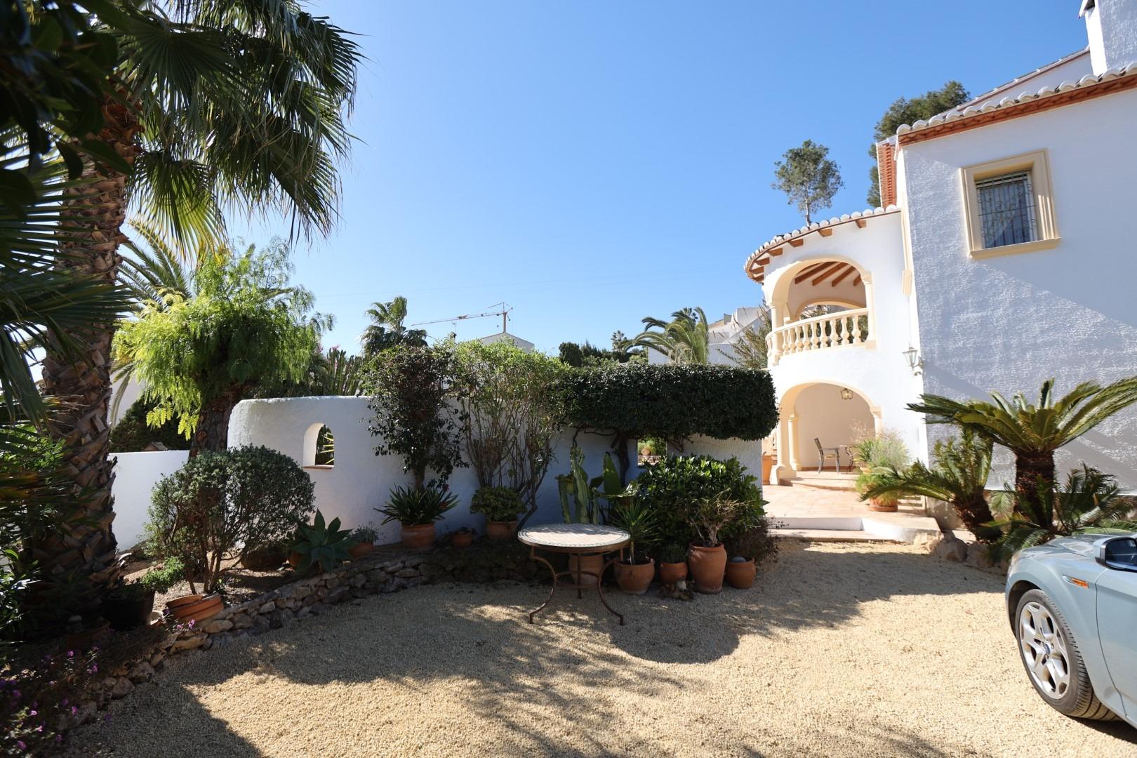 2-4-104 Mediterranean style villa with pool and close to the sea