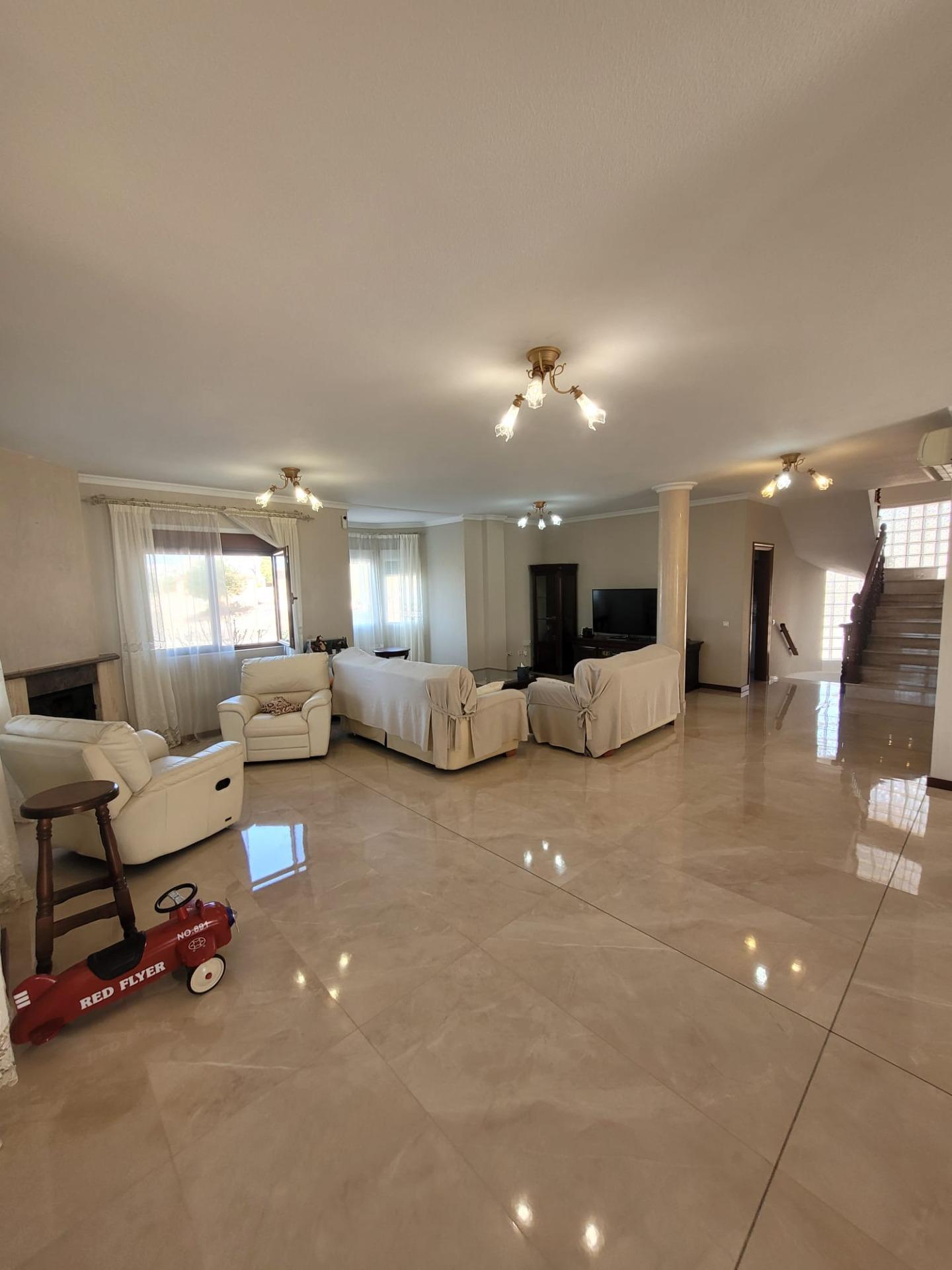 Luxury Villa in Ciudad Quesada with Stunning Clear Views