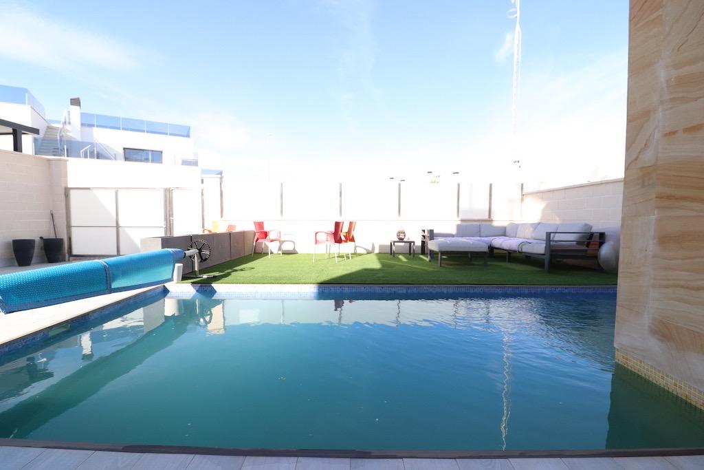 Spectaculaire onafhankelijke villa in Lomas de Cabo Roig