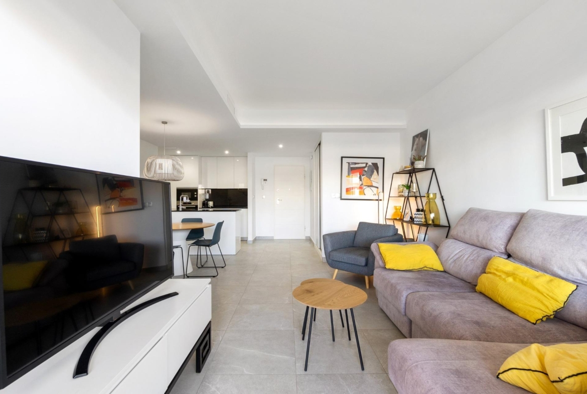 ESPECTACULAIR APPARTAMENTO CON LICENCIA TURISTICA. 2 DORM. 2 BAÑOS. GARAJE+TRASTERO. PISCINA.