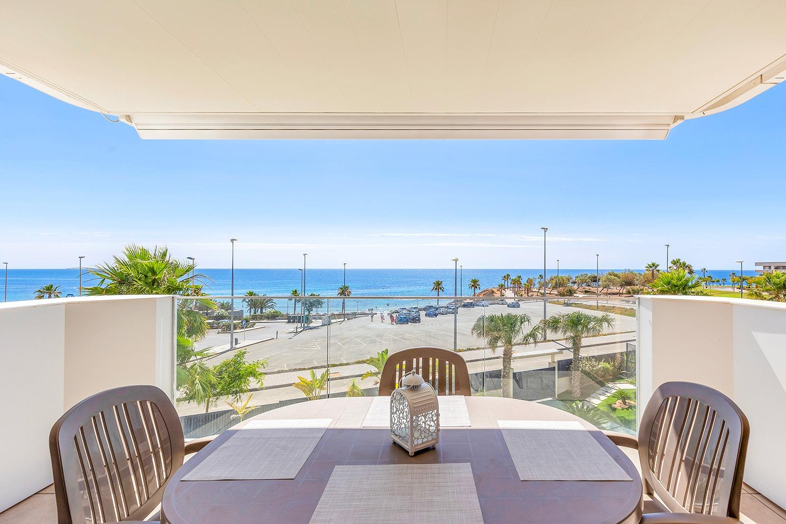 2-4-142 APARTAMENTO CON VISTAS AL MAR EN MIL PALMERAS. 2 DORM. 2 BAÑOS. GARAJE+TRASTERO. TERRAZA 20 M2.