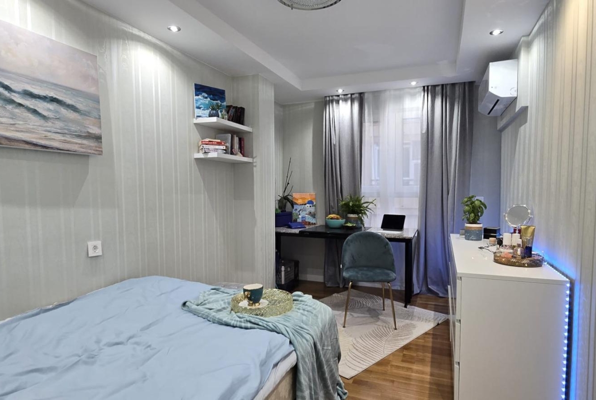 REFORMADO APPARTAMENTO A 50 METROS DE LA PLAYA. 3 DORM. 1 BAÑO. 101 M2.