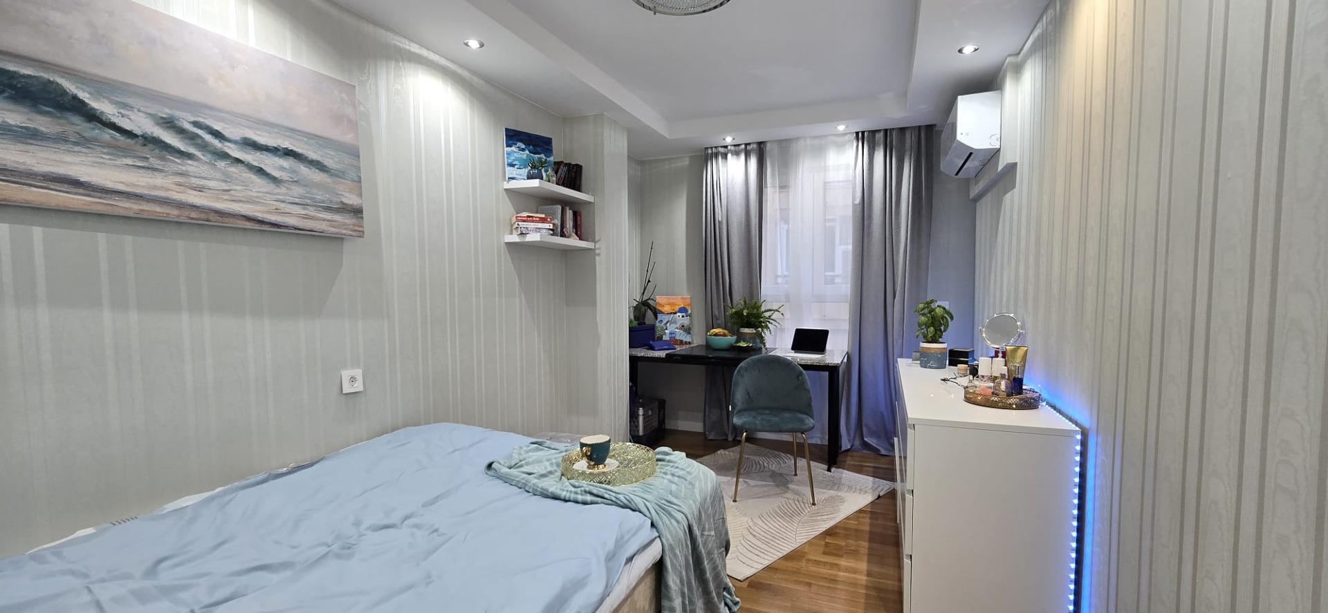 REFORMADO APPARTAMENTO A 50 METROS DE LA PLAYA. 3 DORM. 1 BAÑO. 101 M2.