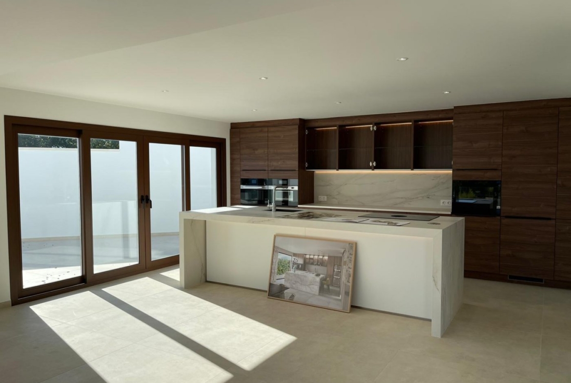 LUXURY VILLA IN ALTEA