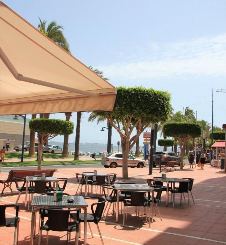 HOTEL CON RESTAURANTE EN VENTA.