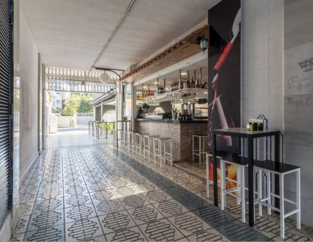TABERNA EN PLENO FUNCIONAMIENTO LISTA PARA ENTRAR