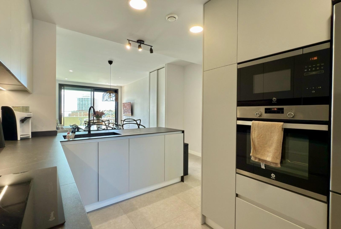 Luxe appartement te koop met prachtig uitzicht op zee