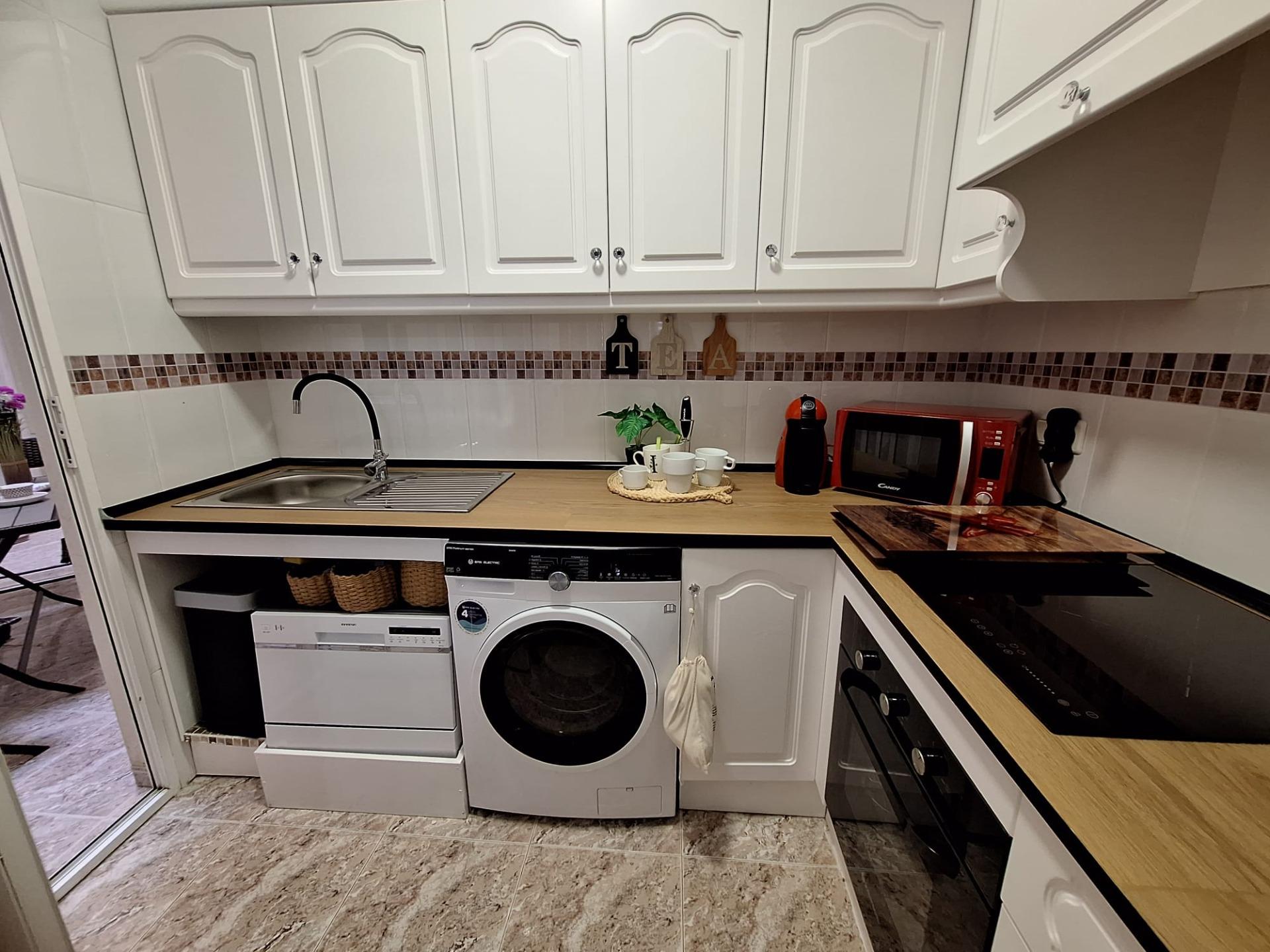 2-4-254 Semi-Renovated Apartment 350 Meters from Playa del Cura