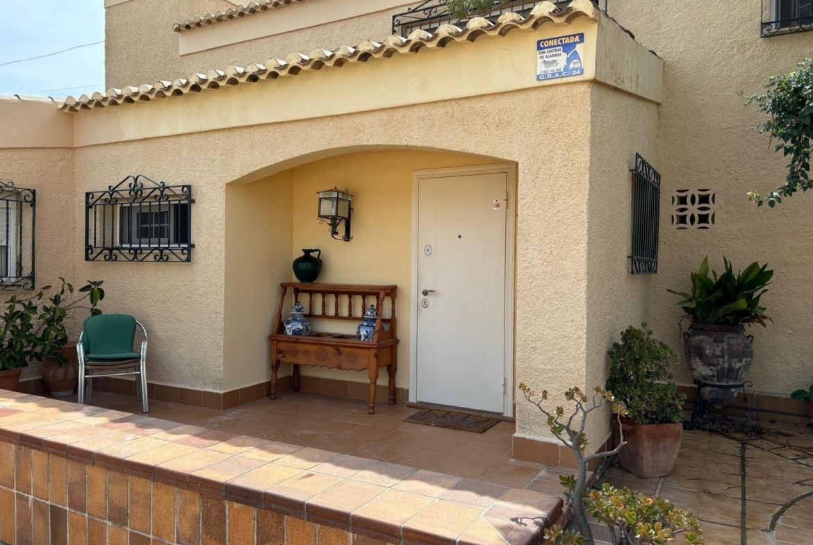 VILLA ESTILO MEDITERRANEO CON PISCINA PRIVADA.