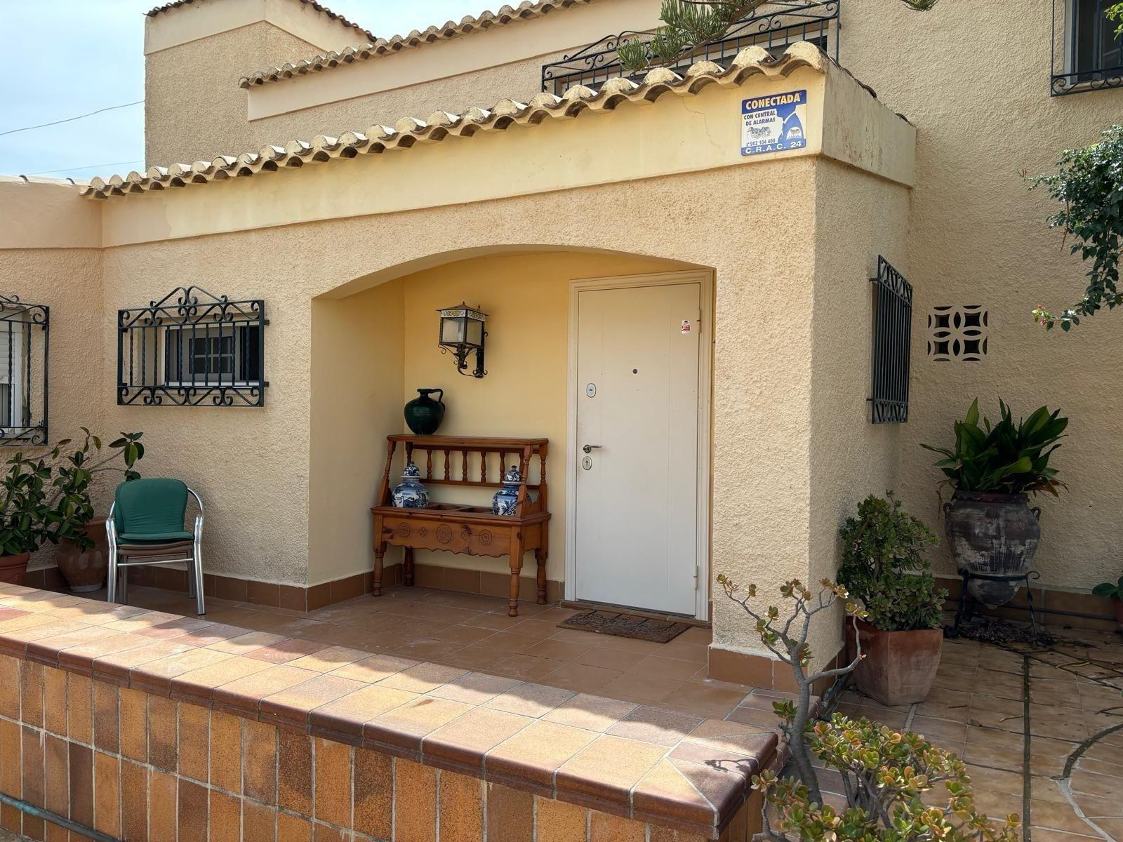 VILLA ESTILO MEDITERRANEO CON PISCINA PRIVADA.
