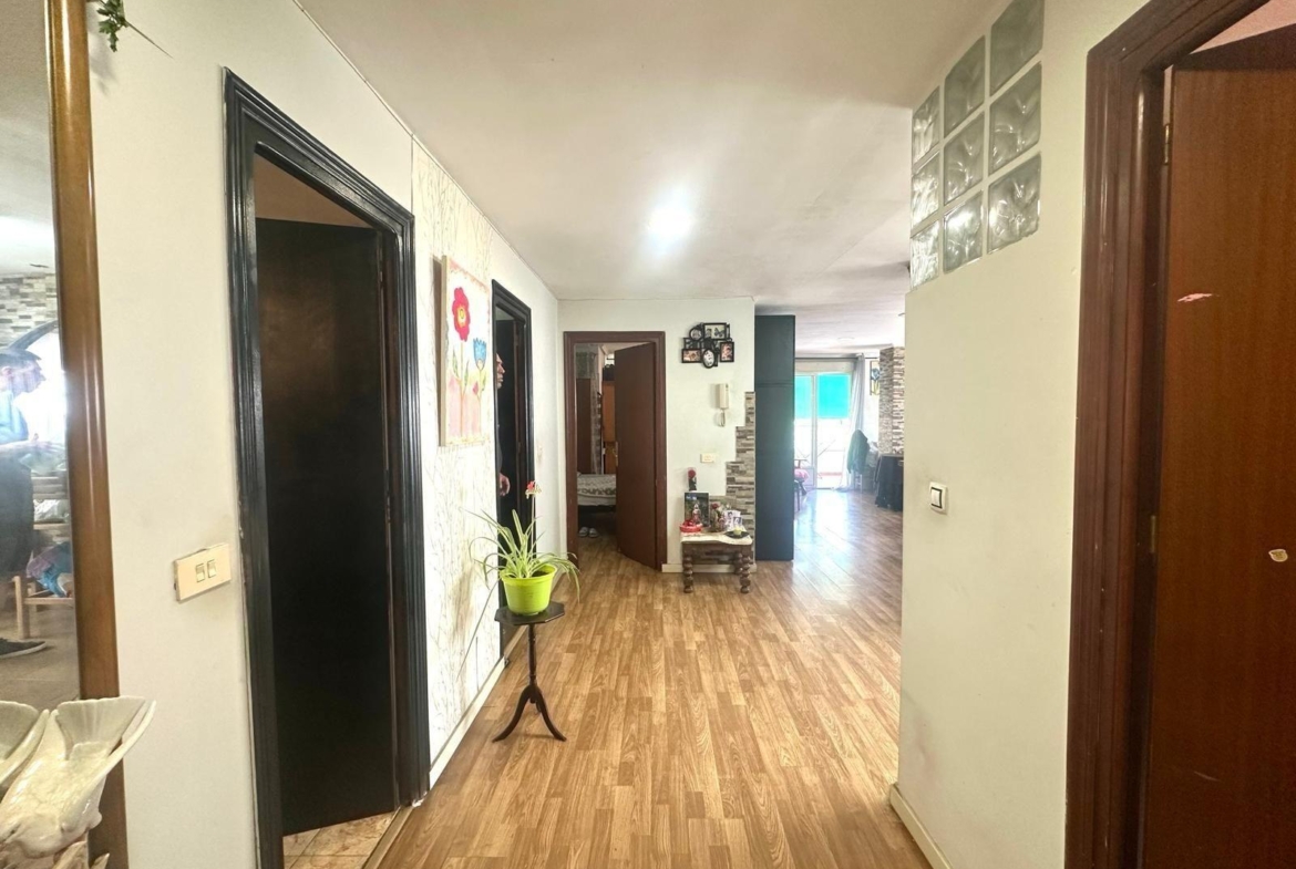APPARTAMENTO A 450 DEL PUERTO DE TORREVIEJA. 2 DORM. 2 BAÑOS. TERRAZA AMPLIA. 76 M2.