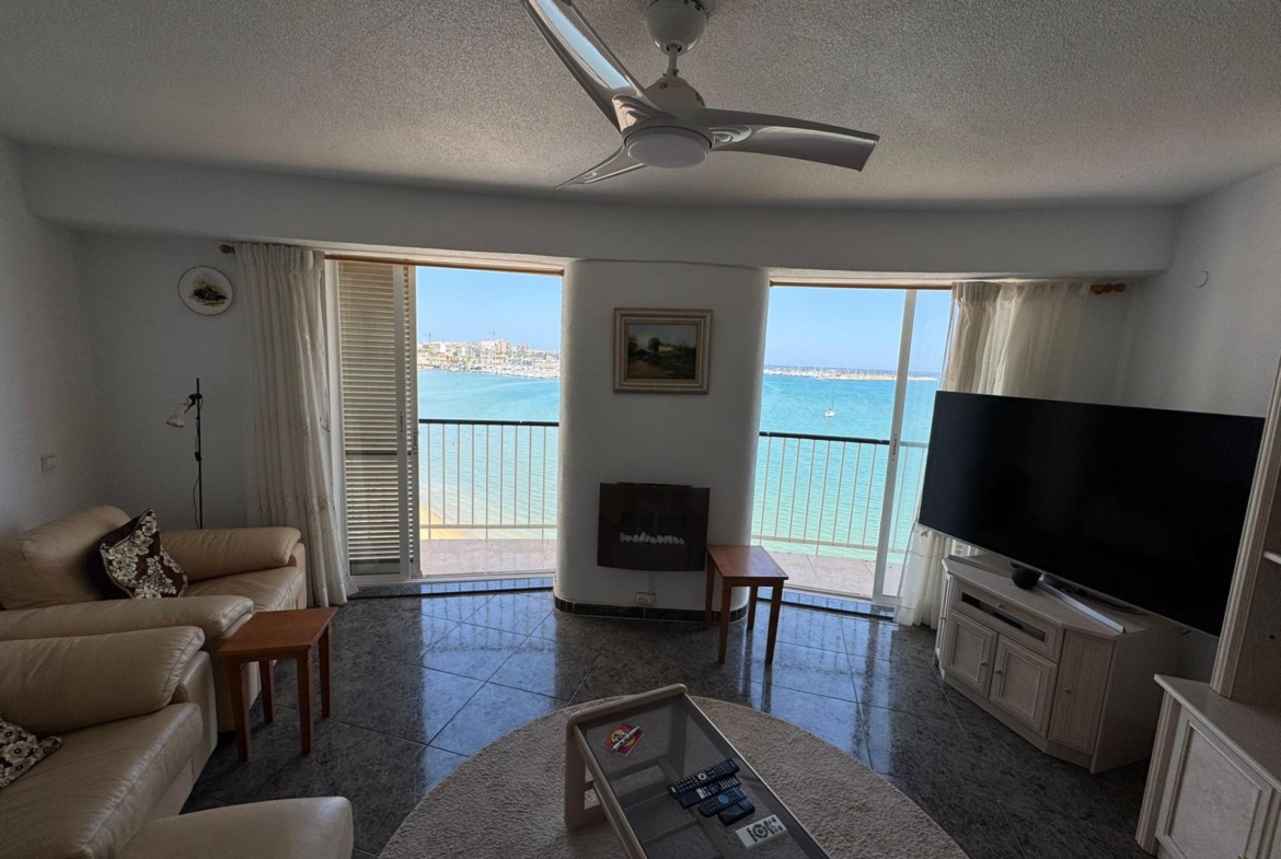 Fantástico apartamento de 3 slaapzalios en primera línea de playa en Torrevieja