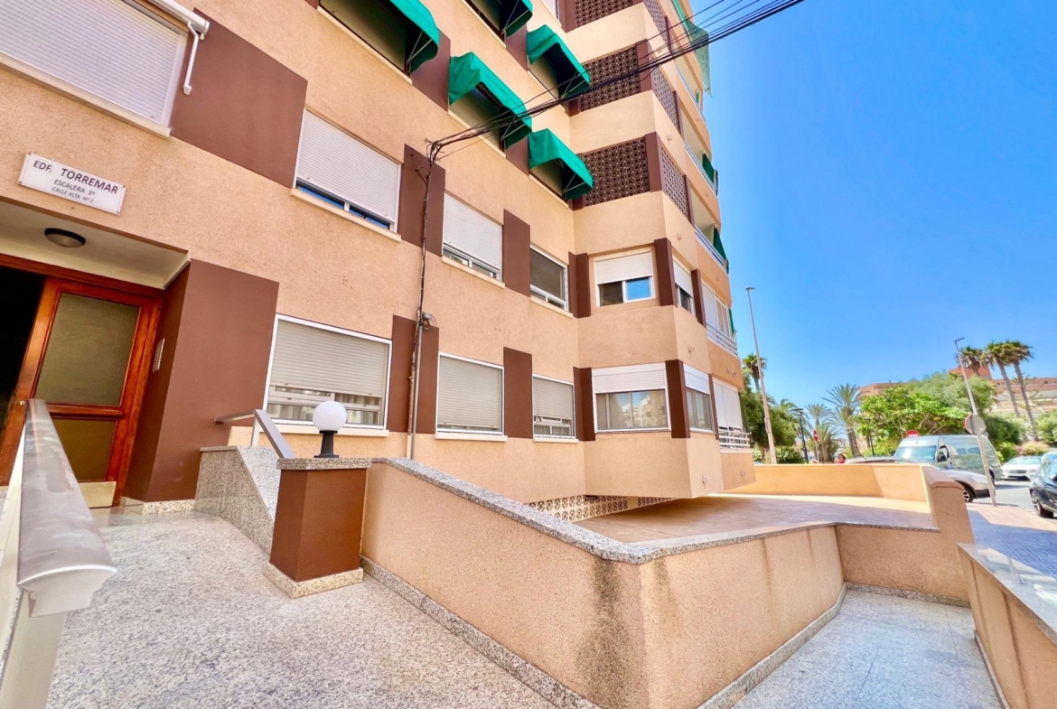 ESPACIOSO APARTAMENTO DE 3 HABITACIONES + PARKING + TRASTERO EN PLANTA 7 CON VISTAS AL MA