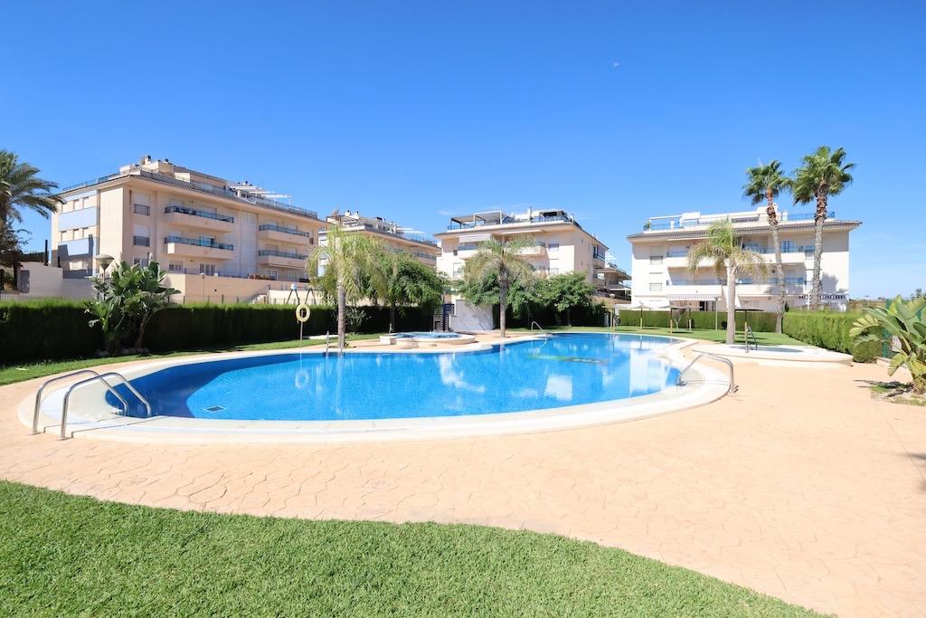 Mil Palmeras – Penthouse with Sea Views Just 150 Meters from the Beach