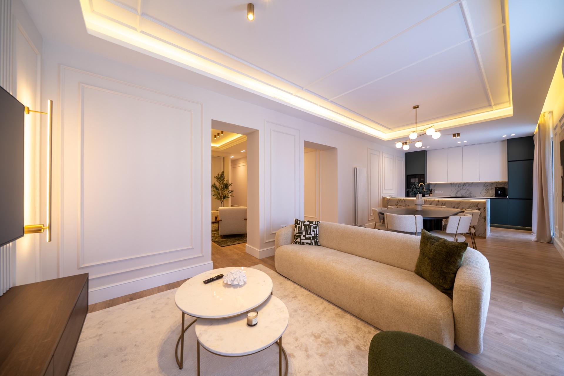 ELEGANT REFURBISHED APARTMENT IN RECOLETOS NEIGHBORHOOD, MADRID