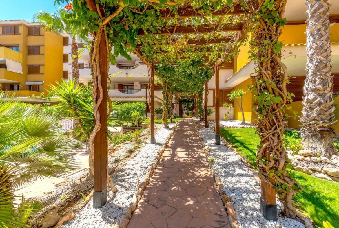 La Entrada ! Enorme apartamento en una de las mejores zonas de Costa Blanca !