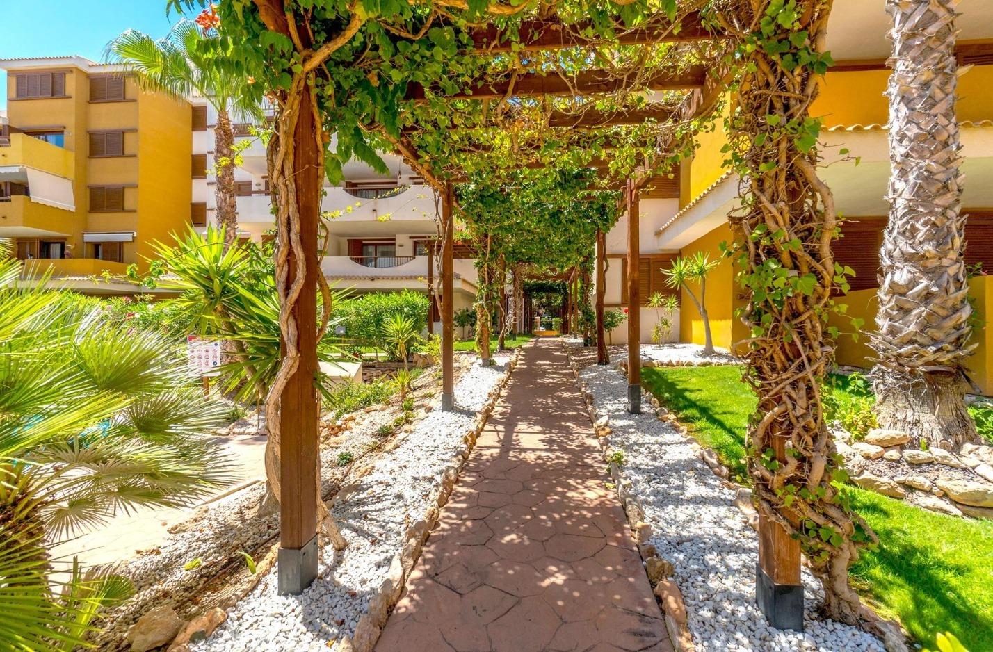 2-4-381 La Entrada ! Enorme apartamento en una de las mejores zonas de Costa Blanca !