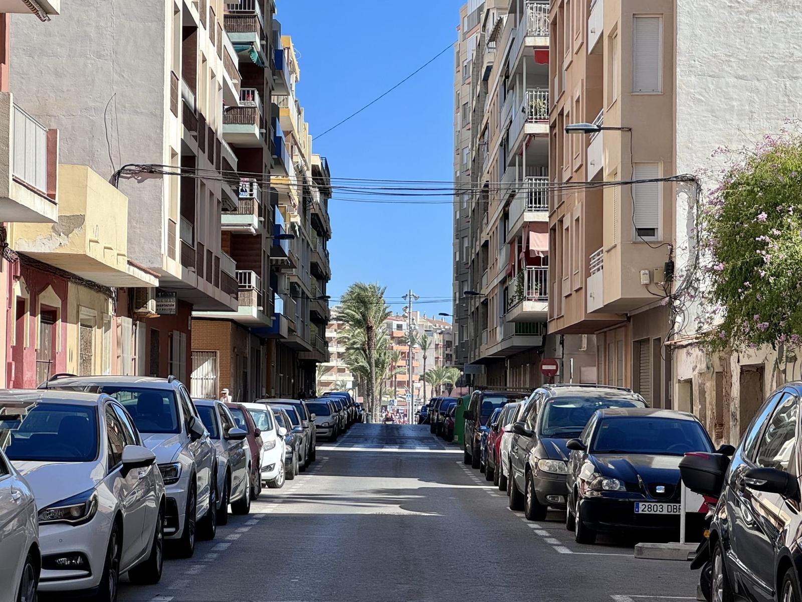 LOKALE COMERCIËLE CON SUPERFICIE DE 780 M2. SEGUNDA LINEA DE PLAYA. 70 METROS DEL MAR.