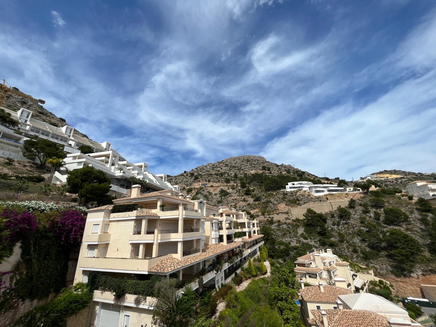ALTEA HILLS EXCLUSIVE FLAT FOR SALE WITH SEA VIEWS