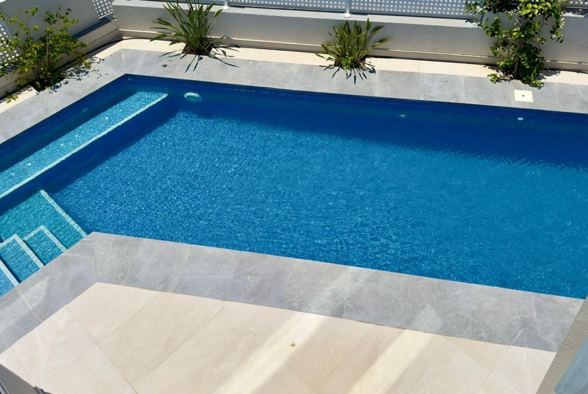 Grote villa op het balkon van Finestrat met uitzicht op de zee