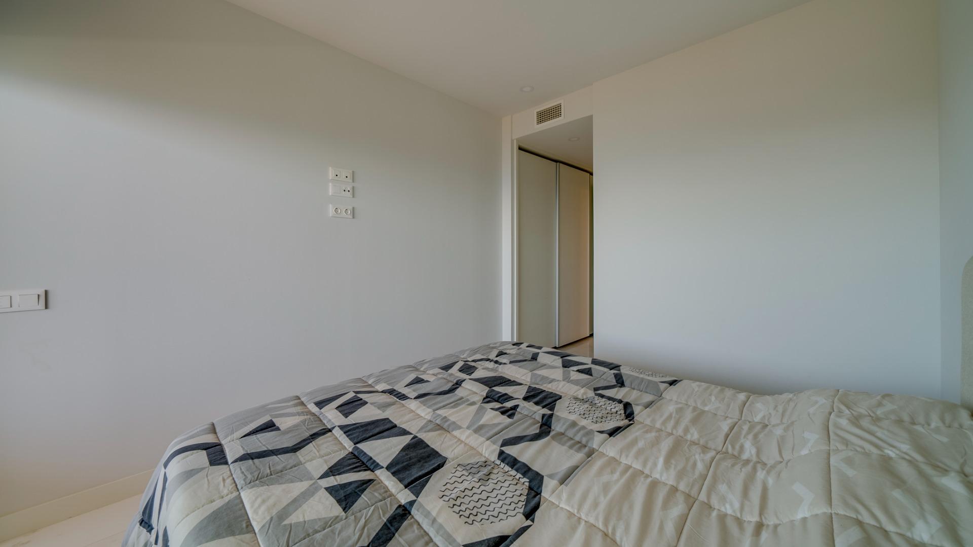 Exclusivo Piso en la Cala de Benidorm con Vistas al Mar